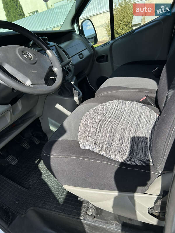 Минивэн Opel Vivaro 2006 в Городке