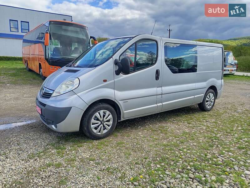 Минивэн Opel Vivaro 2009 в Косове