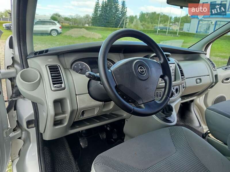 Минивэн Opel Vivaro 2009 в Косове