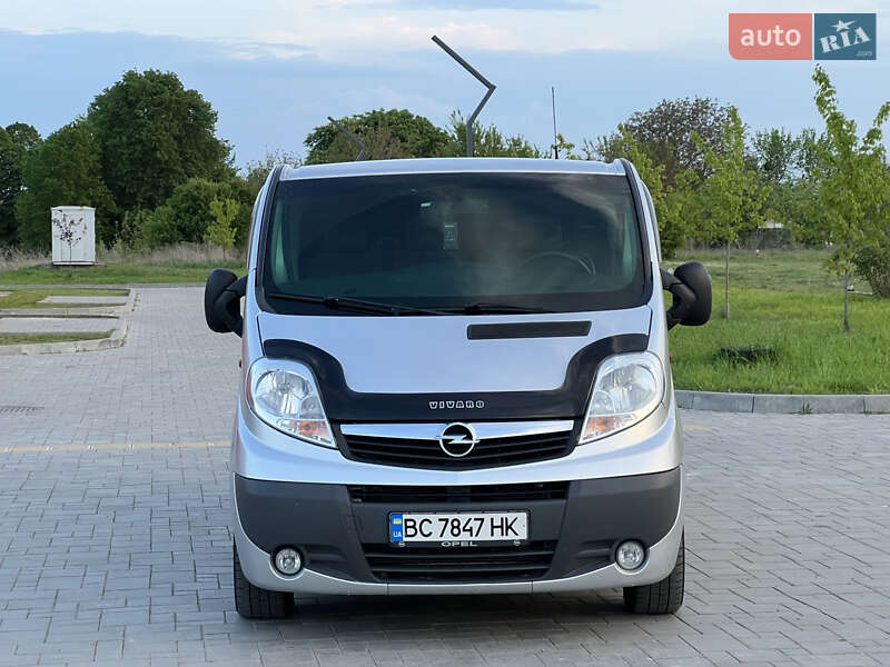 Минивэн Opel Vivaro 2012 в Здолбунове