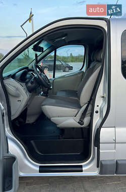 Мінівен Opel Vivaro 2012 в 