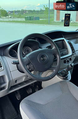 Мінівен Opel Vivaro 2012 в 