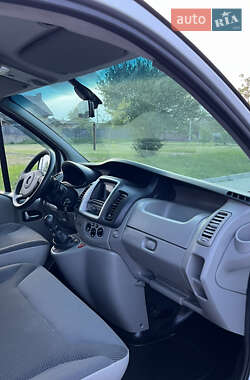 Мінівен Opel Vivaro 2012 в 