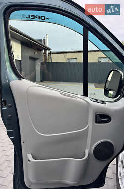 Минивэн Opel Vivaro 2005 в 