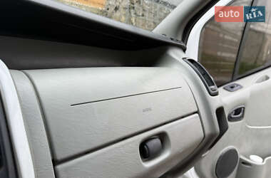 Грузовой фургон Opel Vivaro 2004 в 