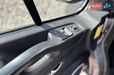 Мінівен Opel Vivaro 2015 в 