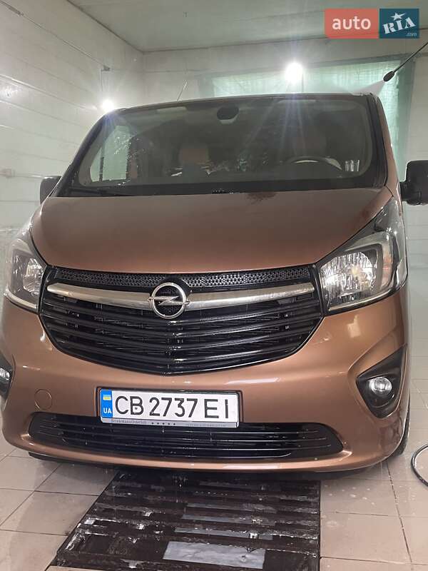 Мінівен Opel Vivaro 2015 в 
