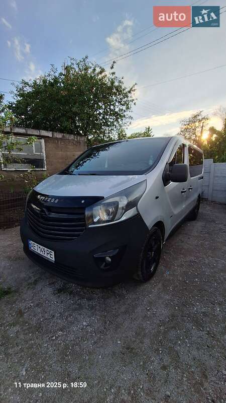 Opel Vivaro 2015