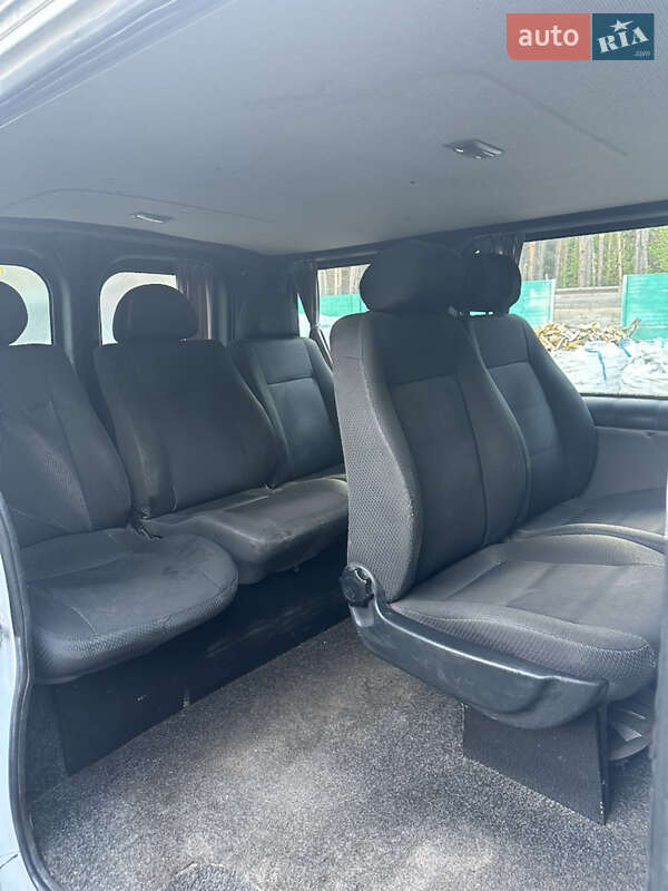 Минивэн Opel Vivaro 2006 в Чугуеве