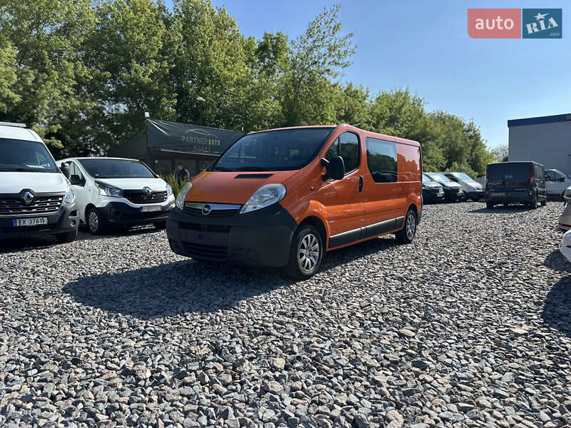 Opel Vivaro 2011