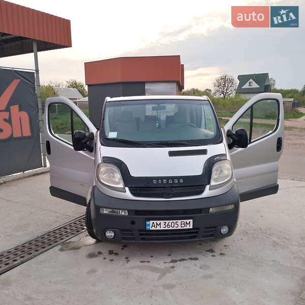 Минивэн Opel Vivaro 2004 в 