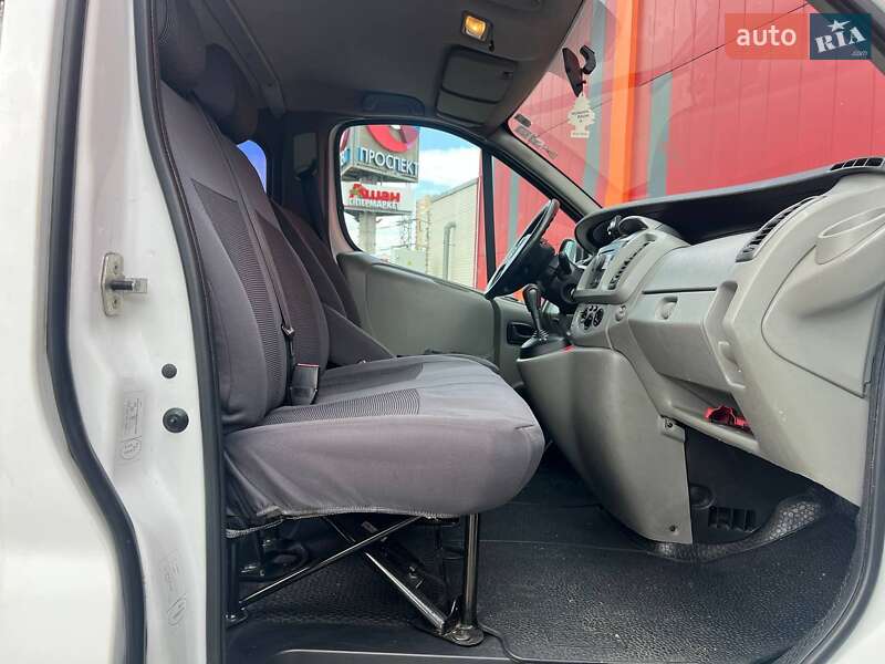 Минивэн Opel Vivaro 2010 в Киеве