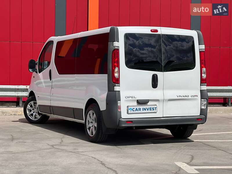 Минивэн Opel Vivaro 2010 в Киеве