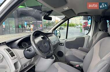 Мінівен Opel Vivaro 2011 в 