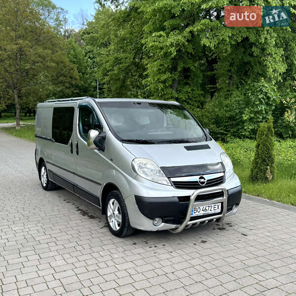 Минивэн Opel Vivaro 2010 в 