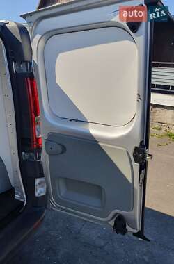 Грузовой фургон Opel Vivaro 2013 в 