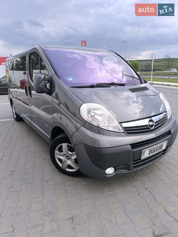 Opel Vivaro 2011