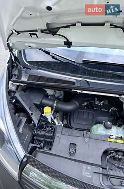 Вантажний фургон Opel Vivaro 2015 в 