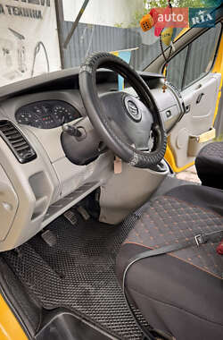 Мінівен Opel Vivaro 2004 в 