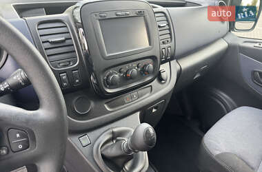 Минивэн Opel Vivaro 2015 в 