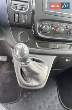 Минивэн Opel Vivaro 2015 в 