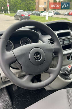 Вантажний фургон Opel Vivaro 2014 в 