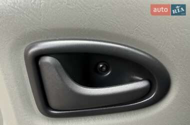 Мінівен Opel Vivaro 2013 в 