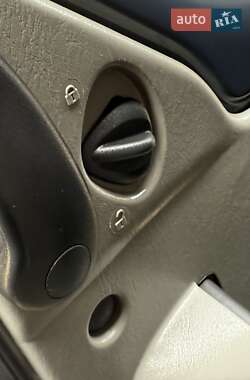 Мінівен Opel Vivaro 2013 в 