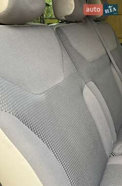 Мінівен Opel Vivaro 2013 в 