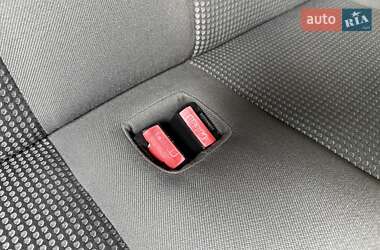 Мінівен Opel Vivaro 2013 в 