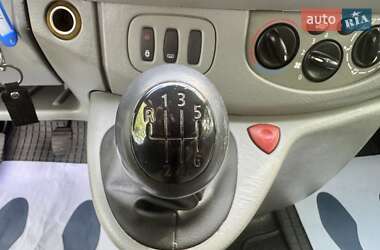 Минивэн Opel Vivaro 2005 в 