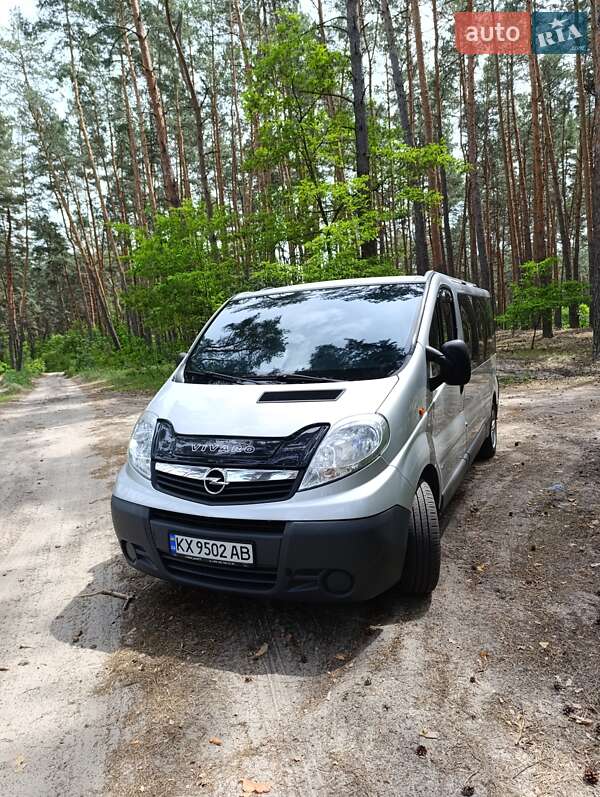 Минивэн Opel Vivaro 2012 в Харькове