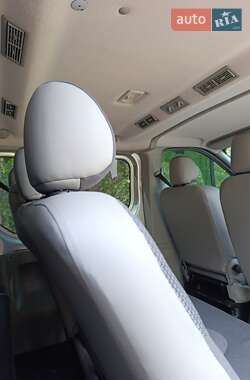 Минивэн Opel Vivaro 2012 в 