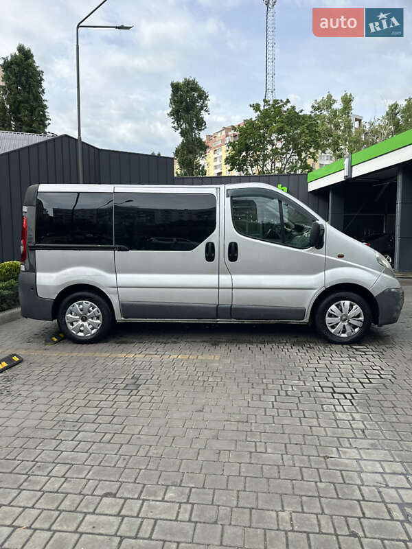 Мінівен Opel Vivaro 2011 в Одесі
