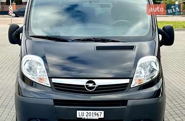 Минивэн Opel Vivaro 2012 в 