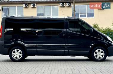 Минивэн Opel Vivaro 2012 в 