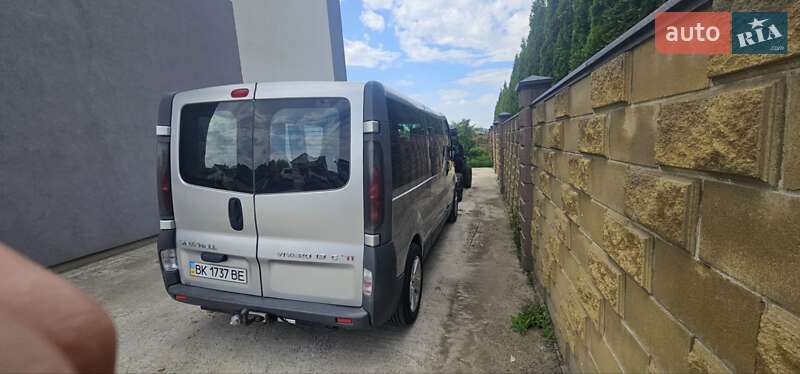 Минивэн Opel Vivaro 2006 в Луцке