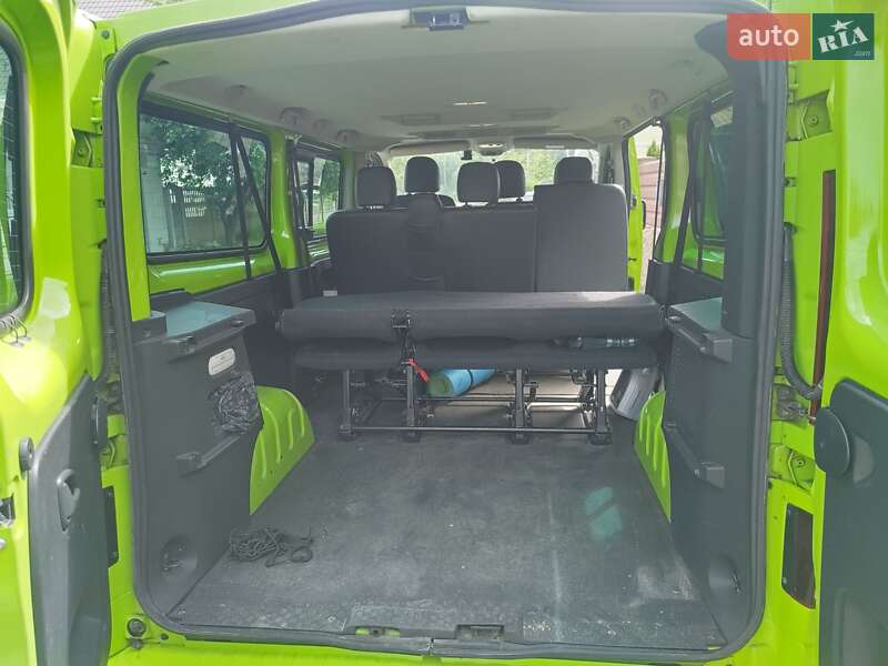 Мінівен Opel Vivaro 2015 в Чернігові