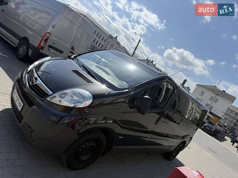 Вантажний фургон Opel Vivaro 2012 в Коломиї