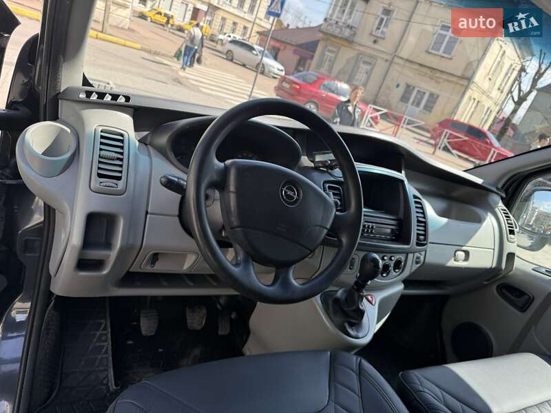 Вантажний фургон Opel Vivaro 2012 в Коломиї