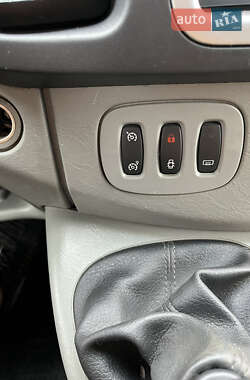 Минивэн Opel Vivaro 2011 в 