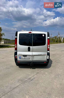 Минивэн Opel Vivaro 2012 в 