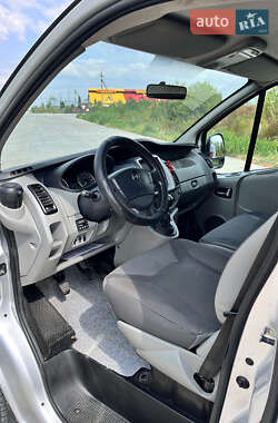 Минивэн Opel Vivaro 2012 в 