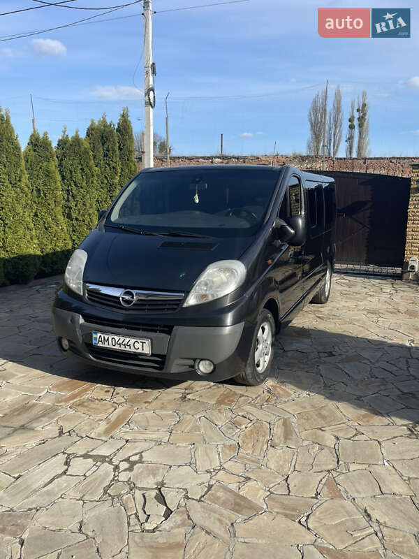 Мінівен Opel Vivaro 2013 в 