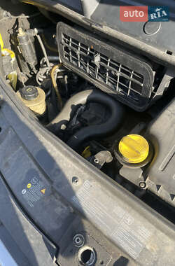 Мінівен Opel Vivaro 2013 в 