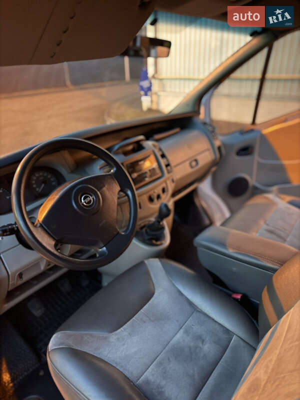 Минивэн Opel Vivaro 2007 в Виноградове