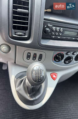 Мінівен Opel Vivaro 2013 в 