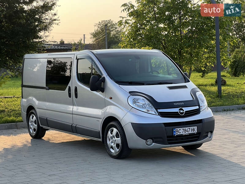 Opel Vivaro 2012