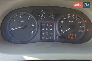 Минивэн Opel Vivaro 2004 в 