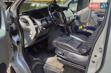 Минивэн Opel Vivaro 2004 в 